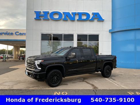Used 2024 Chevrolet Silverado 2500 High Country w/ Midnight Edition AWD/4WD image 1