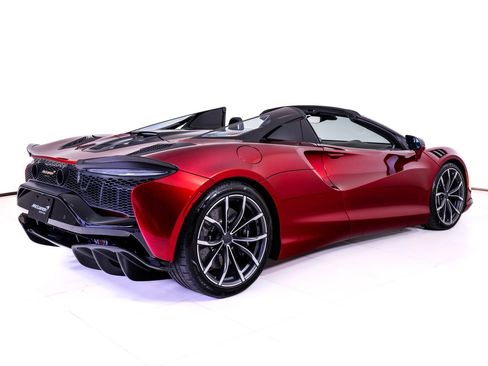 Used 2025 McLaren Artura Spider RWD image 7