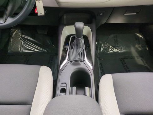 Used 2025 Toyota Corolla LE FWD image 18