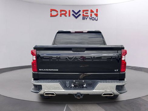 Used 2022 Chevrolet Silverado 1500 LT w/ Z71 Off-Road Package AWD/4WD image 5