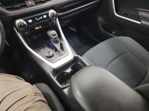 Certified 2020 Toyota RAV4 LE image 23