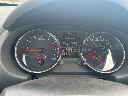 Used 2013 Nissan Rogue SV w/ Premium Pkg image 5