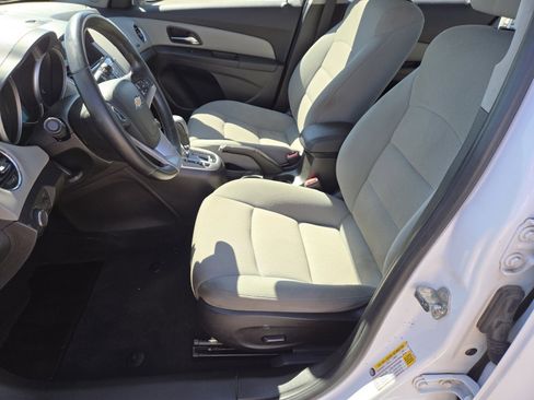 Used 2014 Chevrolet Cruze LT FWD image 21