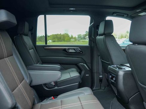 Used 2026 Chevrolet Suburban High Country w/ Sun And Tow Package AWD/4WD image 22