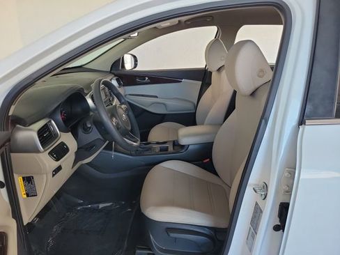 Used 2017 Kia Sorento LX image 13