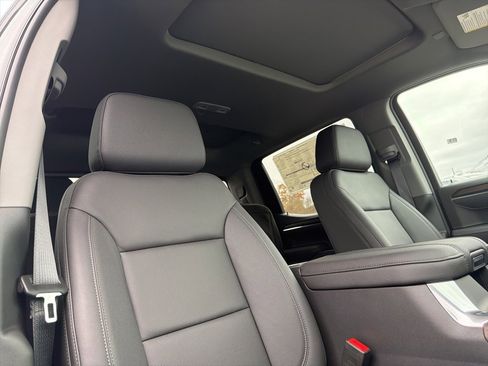 New 2026 GMC Sierra 1500 SLT w/ SLT Premium Package image 11