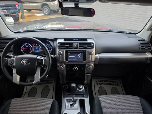 Used 2018 Toyota 4Runner SR5 AWD/4WD image 9