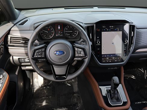 Used 2025 Subaru Forester Touring AWD/4WD image 16