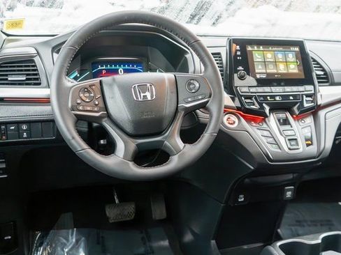 Used 2024 Honda Odyssey Sport image 15