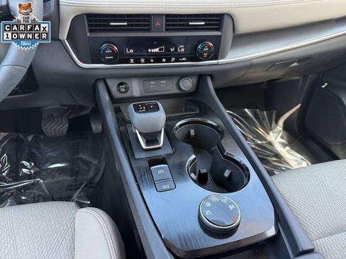 Certified 2025 Nissan Rogue SV AWD/4WD image 13