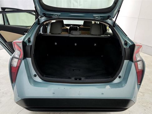 Used 2017 Toyota Prius Two image 20