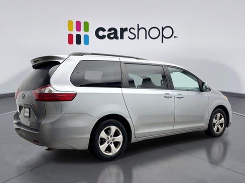 Used 2015 Toyota Sienna LE image 5