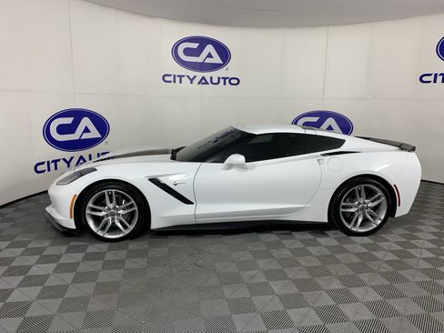 Used 2018 Chevrolet Corvette Stingray Coupe w/ 1LT RWD image 6
