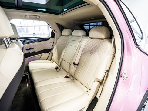 Used 2021 Bentley Bentayga image 58