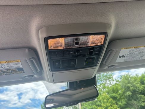 Used 2023 Toyota 4Runner Limited AWD/4WD image 36