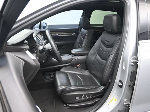 Used 2017 Cadillac XT5 Platinum w/ Driver Assist Package AWD/4WD image 20