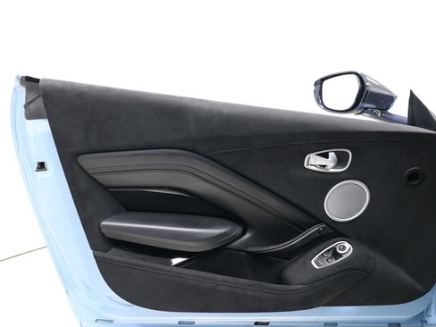 Used 2020 Aston Martin V8 Vantage Coupe RWD image 11