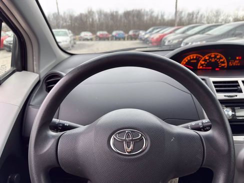 Used 2010 Toyota Yaris 2-Door Hatchback FWD image 11