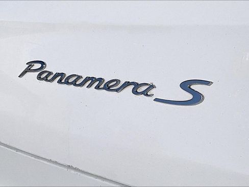 Used 2016 Porsche Panamera S image 24