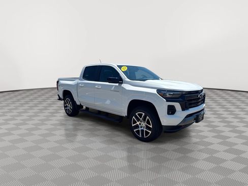 Used 2024 Chevrolet Colorado Z71 w/ Advanced Trailering Package AWD/4WD image 2
