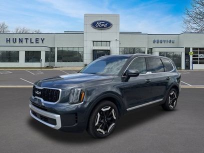 Used 2024 Kia Telluride EX w/ EX Captain's Chair Package