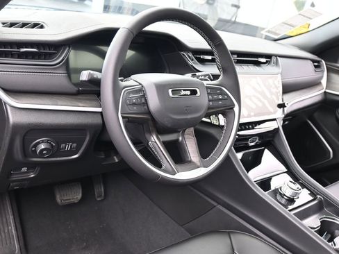 New 2026 Jeep Grand Cherokee Limited w/ Limited Altitude Package RWD image 14