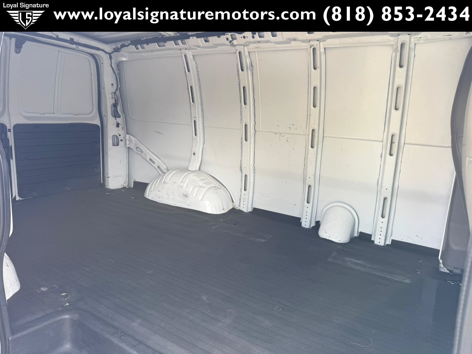 Used 2022 Chevrolet Express 2500 w/ Driver Convenience Package RWD image 16
