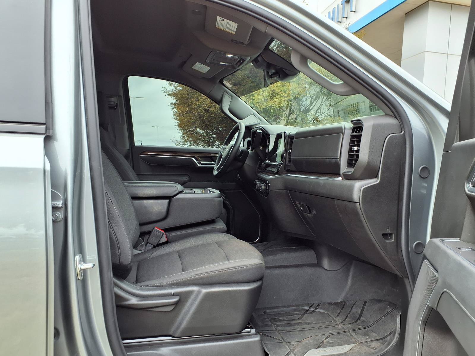 Used 2026 Chevrolet Silverado 1500 RST w/ RST Select Package AWD/4WD image 21
