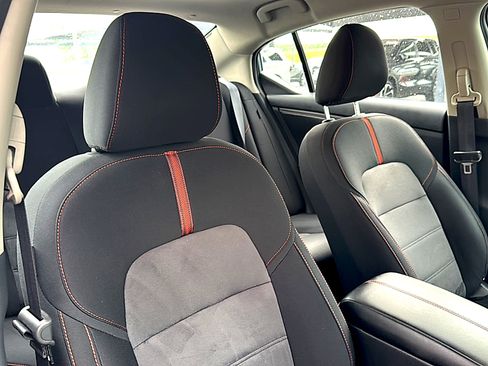 Used 2025 Nissan Sentra SR FWD image 24
