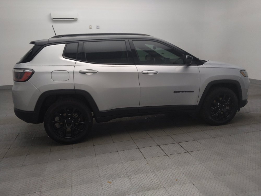 Used 2024 Jeep Compass Latitude w/ Convenience Group AWD/4WD image 10