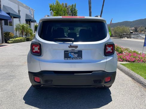 Used 2016 Jeep Renegade 75th Anniversary FWD image 6