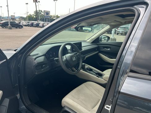 Used 2024 Honda Accord EX image 9