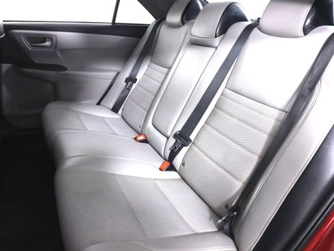 Used 2016 Toyota Camry SE FWD image 30