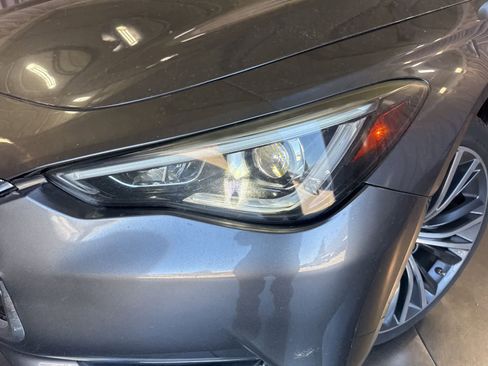Used 2019 INFINITI Q60 3.0t Luxe w/ Essential Package RWD image 9