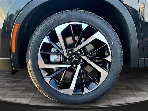 New 2025 Mitsubishi Outlander SE image 11