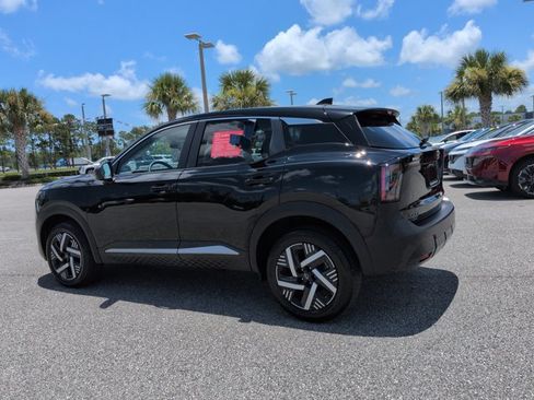 Used 2025 Nissan Kicks SV FWD image 7