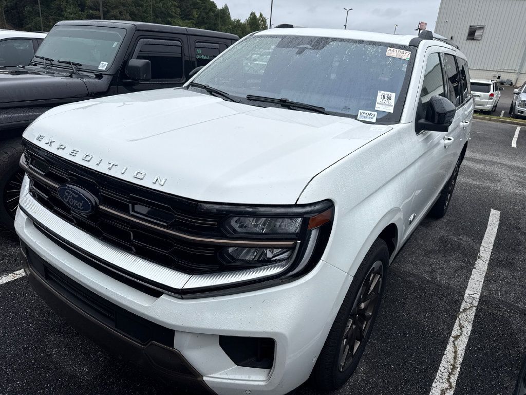 Used 2025 Ford Expedition King Ranch AWD/4WD image 6