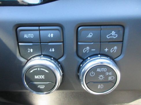 New 2026 GMC Sierra 2500 AT4X w/ LPO, Black Badging Package AWD/4WD image 19