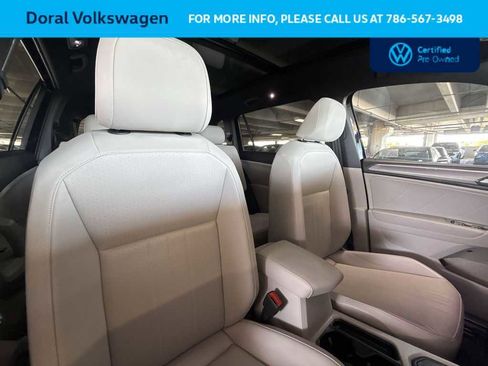 Used 2023 Volkswagen Tiguan SE R-Line image 27