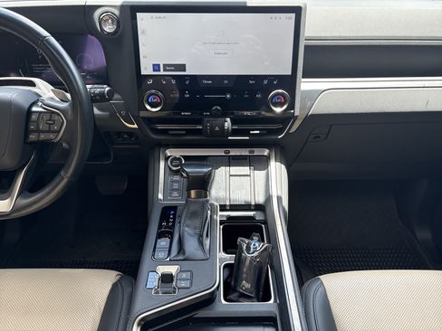 Used 2024 Lexus GX 550 AWD/4WD image 36