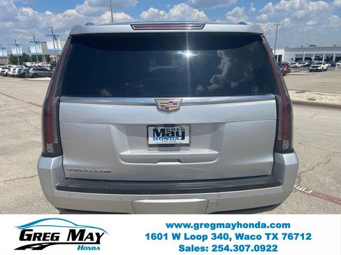 Used 2019 Cadillac Escalade ESV Premium Luxury AWD/4WD image 4