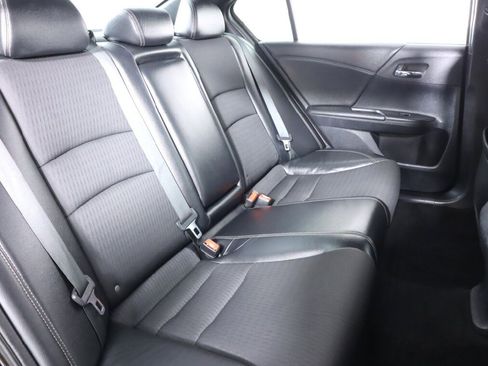Used 2016 Honda Accord Sport image 33
