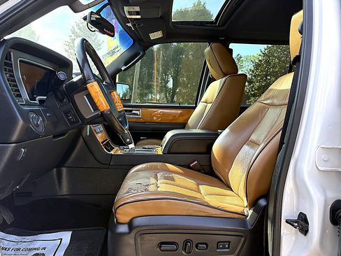 Used 2011 Lincoln Navigator 2WD w/ 101A Rapid Spec Order Code image 2