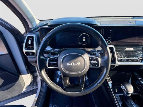 Used 2022 Kia Sorento SX image 3