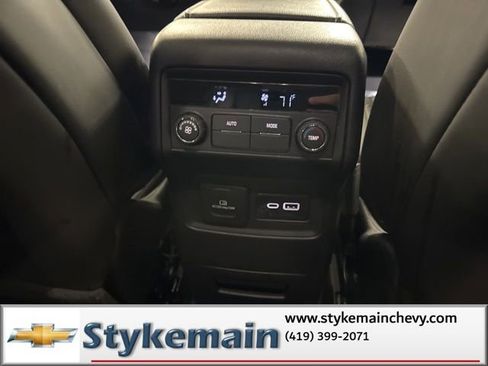 Used 2023 GMC Acadia SLT image 15