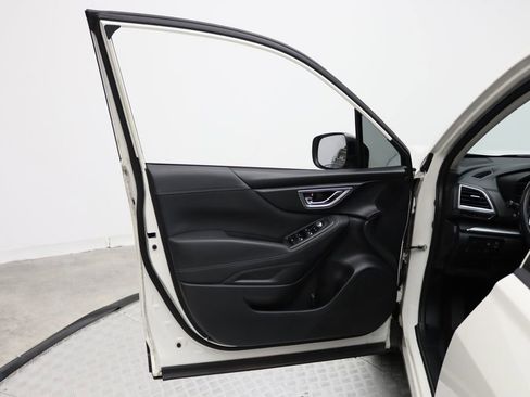 Used 2019 Subaru Forester Premium image 16