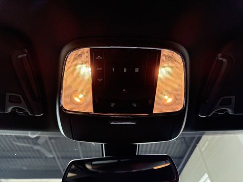 Used 2017 Dodge Charger SXT w/ AWD Plus Group image 28