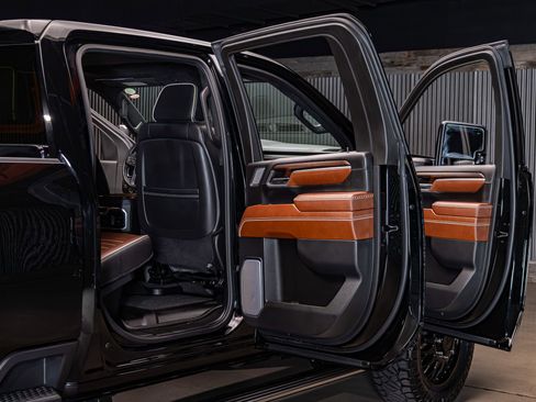 Used 2024 GMC Sierra 3500 Denali Ultimate image 32