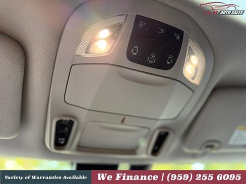 Used 2019 Chrysler Pacifica Limited FWD image 27