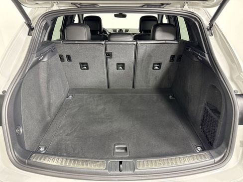 Certified 2025 Porsche Macan image 21